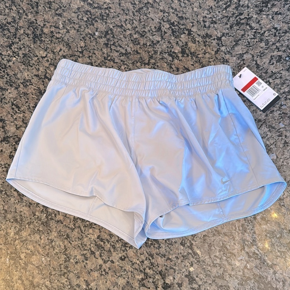 Nike Dri-fit one training shorts NWT L